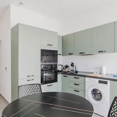 Horizon By The Sea *