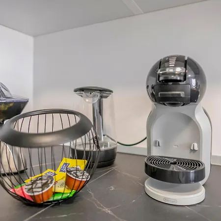 Horizon By The Sea *