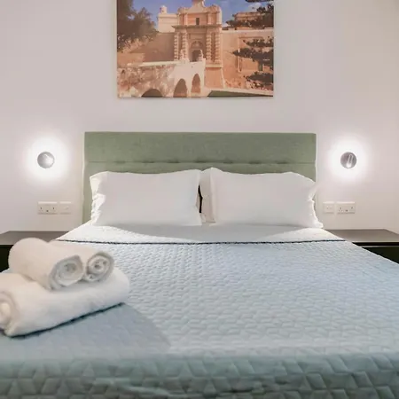 Horizon By The Sea *