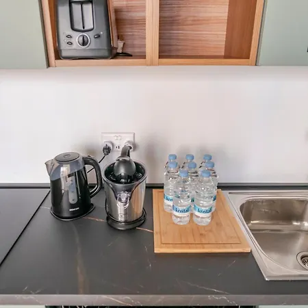 Horizon By The Sea *