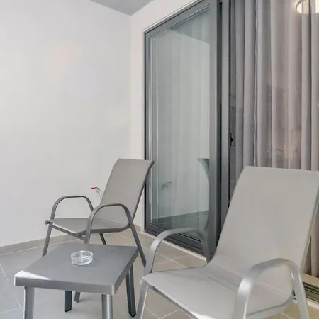 Horizon By The Sea Lägenhet St. Paul's Bay