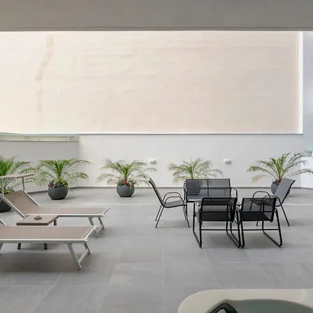 Horizon By The Sea *