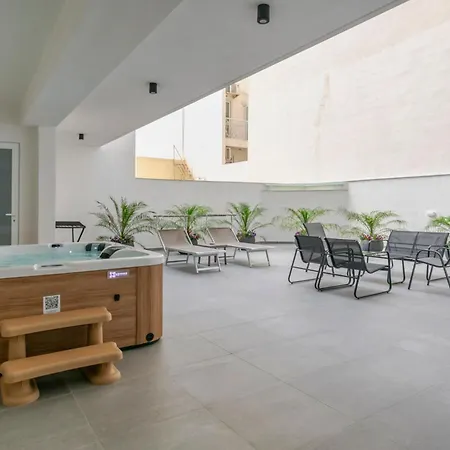 Horizon By The Sea *