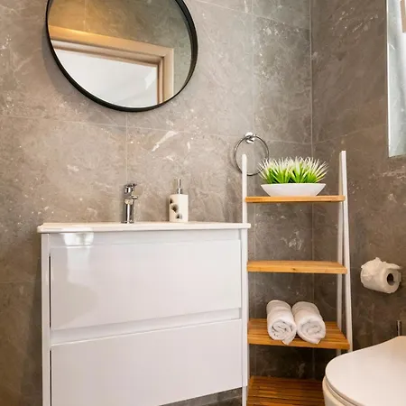 Horizon By The Sea *