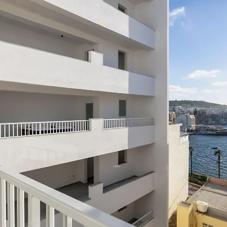 Horizon By The Sea Apartment *