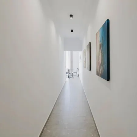 Horizon By The Sea *