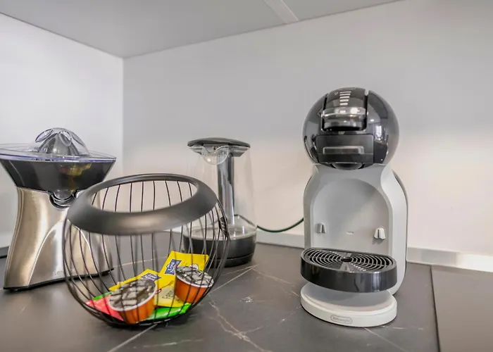 Horizon By The Sea *