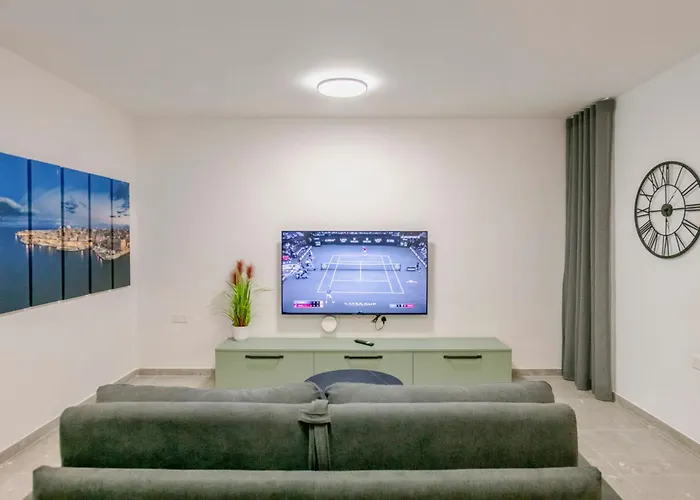 Horizon By The Sea *