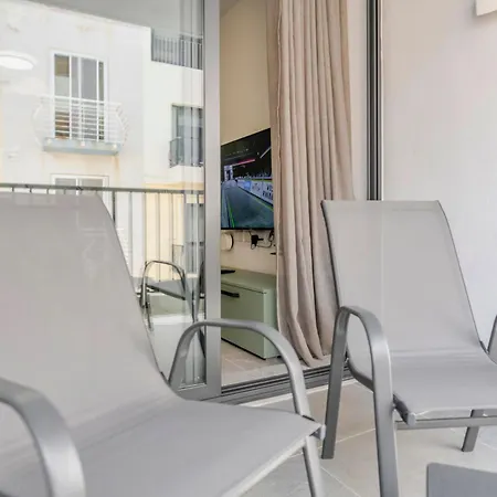 Horizon By The Sea *