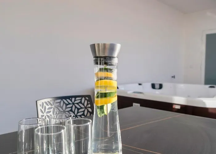 Horizon By The Sea *