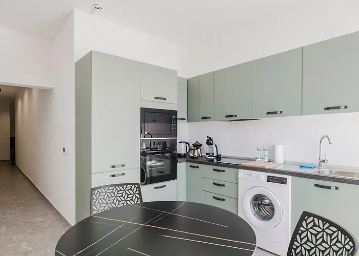 Horizon By The Sea *